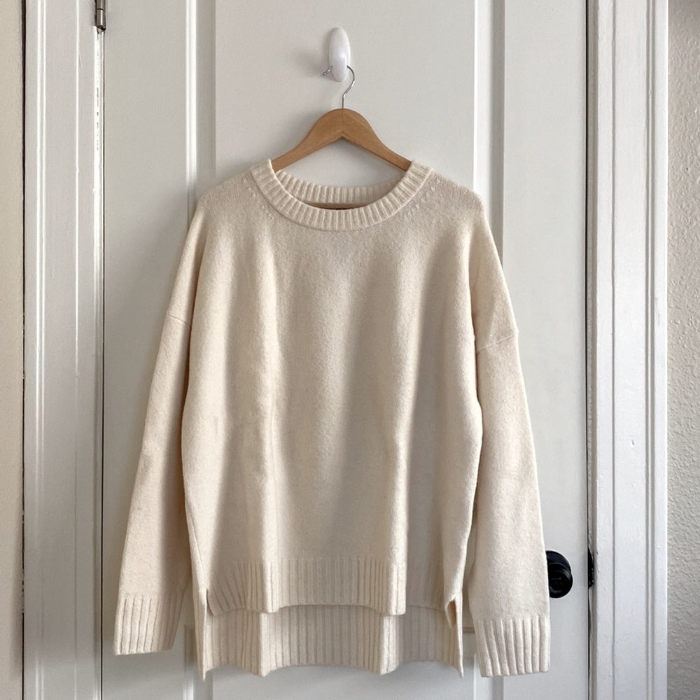 NWT J.Crew Oversized Crewneck Sweater in Supersoft Yarn in Natural | L